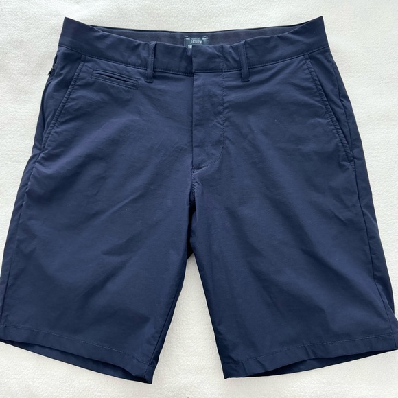 J. Crew 9” Tech Short 29 Navy - Picture 4 of 8